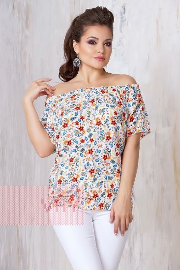 Трикотажная блузка с цветочным рисунком