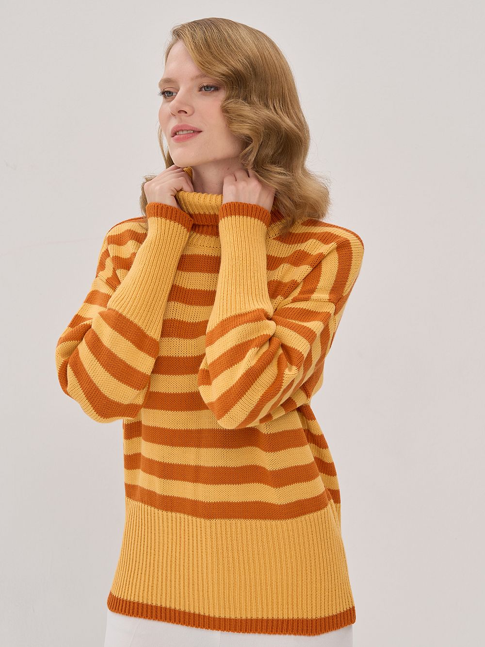 Свитер женский 9242-94102 Свитер женский 9242-94102